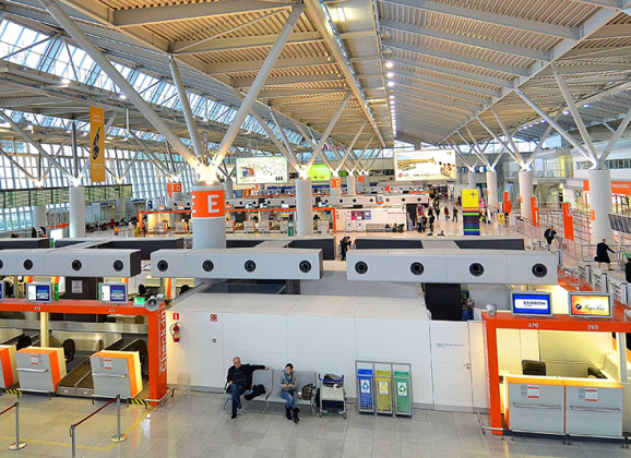 Hakeri uspeli da zadrže 1.400 putnika na aerodromu