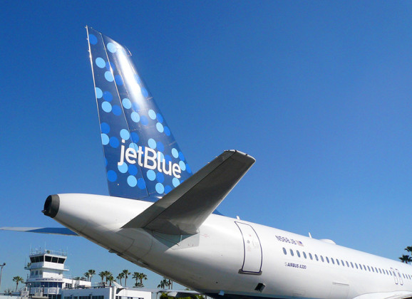 JetBlue bilbord krije iznenađenje…