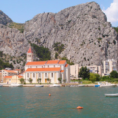Diano i Maja u Omišu