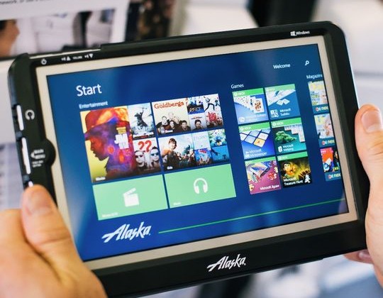 Gleda vam se film u avionu? Ponesite svoj tablet!