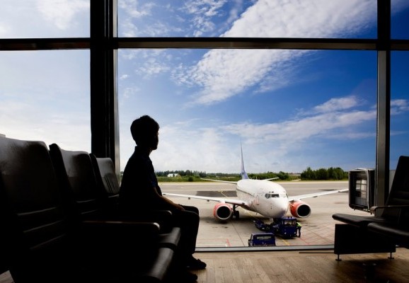 Aerodromi će pristup parkingu i lounge-u naplaćivati preko agenta?