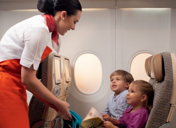 Etihad Airlines-ove ‘leteće dadilje’ – spas roditeljima tokom leta