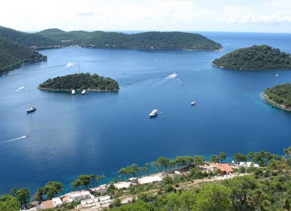 Bivši JNA tuneli na ostrvu Lastovo