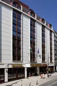 8859_homlokzat_hotel-erzsebet_2010