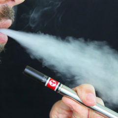 Opekao se na elektronsku cigaretu i podnosi tužbu