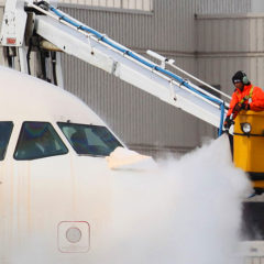 Čudna tehnika odmrzavanja aviona