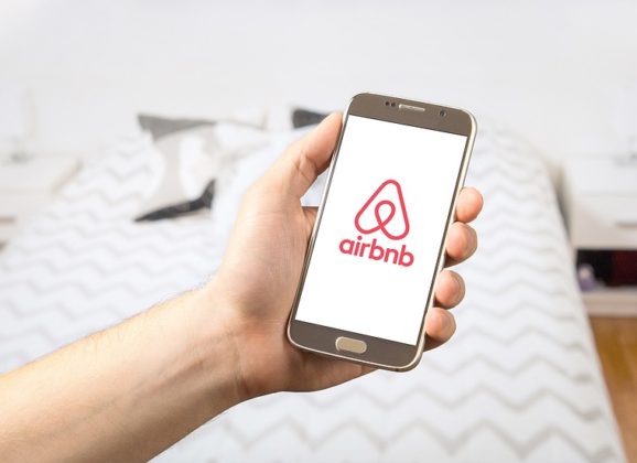 Zvezda serije Seks i grad vodič Airbnb-a u Njujorku