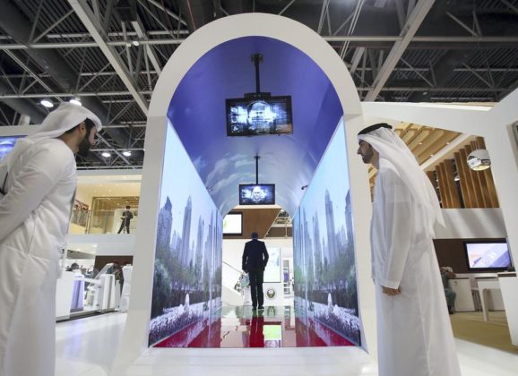 Na aerodromu u Dubaiju putnicima lice skenira riba!
