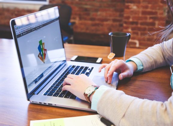 Facebook želi da pogađa želje putnika bolje od Google-a