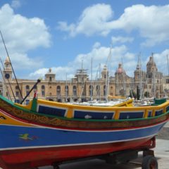 Malta: oker i plava, boje savršenog leta