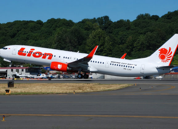 Zbog šale o bombi u avionu povređeno 10 putnika