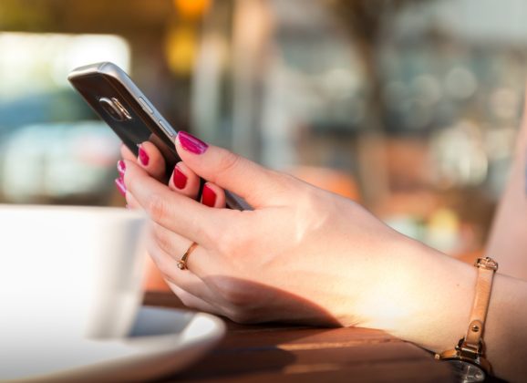 Novi Zeland proverava mobilne telefone putnika