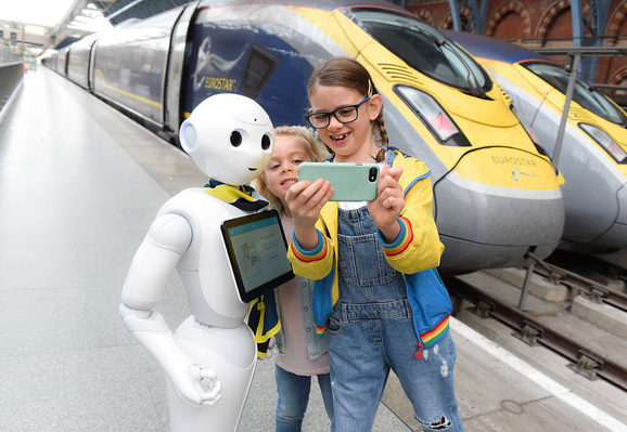 Robot Peper vas savetuje o putovanju Eurostarom