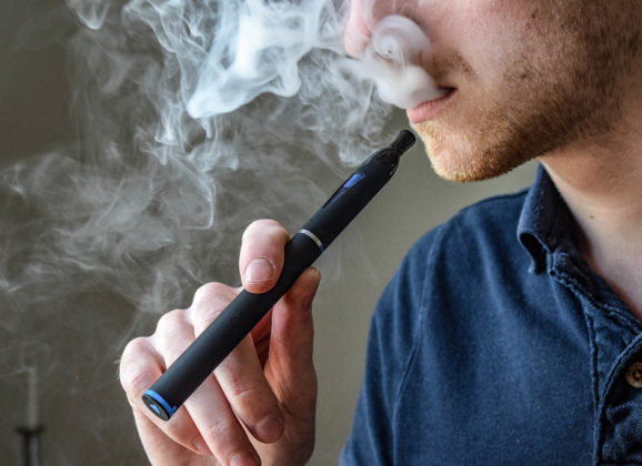 E-cigareta izazvala stampedo na aerodromu