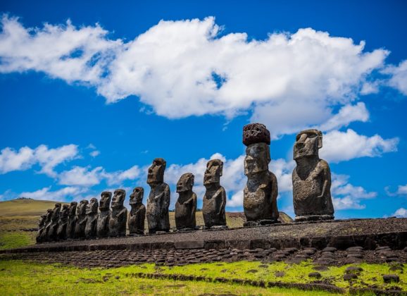 Turisti pretnja statuama Uskršnjeg ostrva