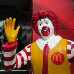 Amerikanac izgubi pasoš i uđe u… Mekdonalds!