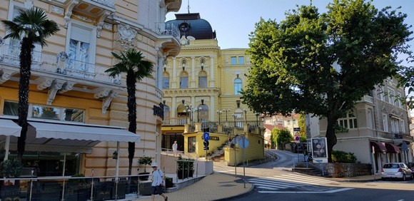 Ulice Opatije krasi elegantna arhitektura