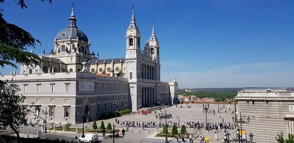 Katedrala de Santa Maria i trg Plaza de la Armeria