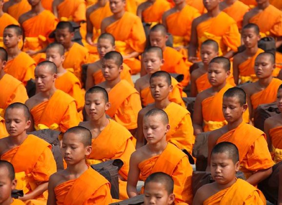Milion dece u Tajlandu meditiralo za mir u svetu