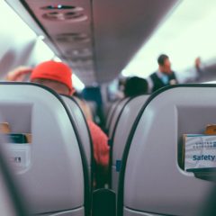 Skučena avio sedišta nisu problem samo putnicima
