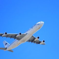 Zašto se avioni obično farbaju u belu boju?