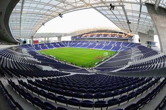 FC Porto je drugi najuspešniji klub u istoriji portugalskog fudbala, koji je osvojio titula 25 Primeira Liga i 16 kupova, kao i dve Lige šampiona i dva Kupa UEFA