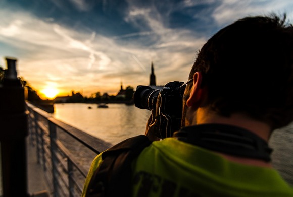 Fotografije koje nastaju u vreme "magičnog sata" imaju neponovljivu atmosferu. Prvi i poslednji sati sunčeve svetlosti definitivno su najbolje vreme za fotografisanje