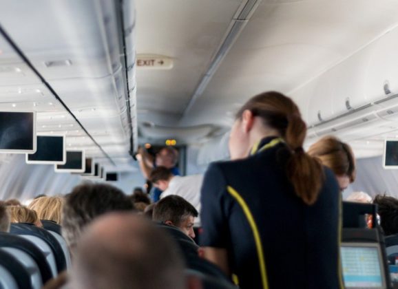 Upotreba alkohola u avionu pod znakom pitanja