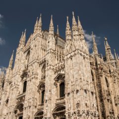 Provedite nedelju u Milanu – Andrea Bocelli u praznoj katedrali Duomo