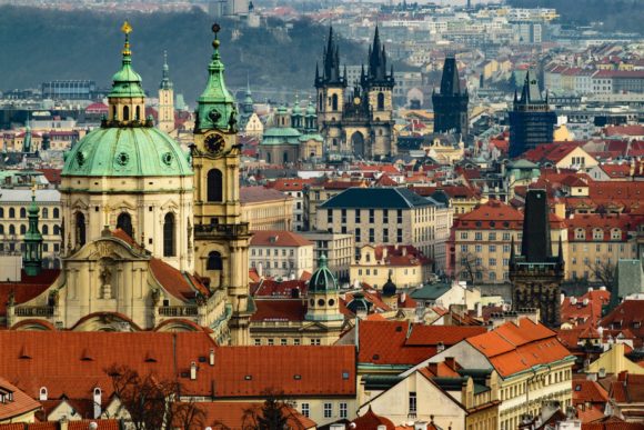 Cesi ukinuli zabranu kretanja sirom zemlje