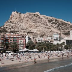 Određeni gradovi u Španiji uvode rezervaciju mesta na plaži