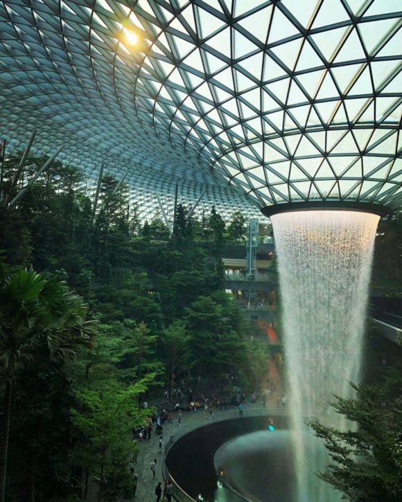 40-metarski vodopad na Changi aerodromu