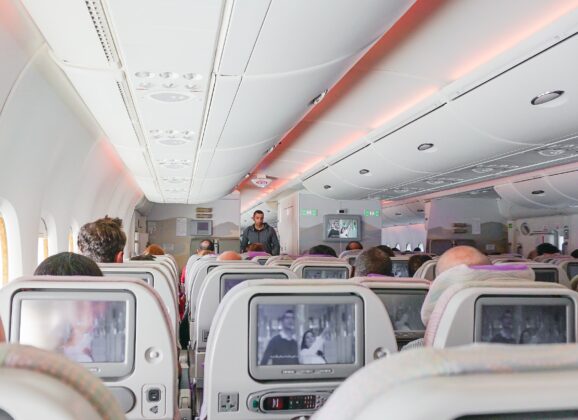 Nova normalnost – ukida se usluga alkohola u avionu?