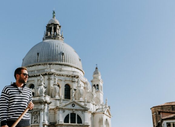 Nova pravila gondolijera u Veneciji zbog predebelih turista