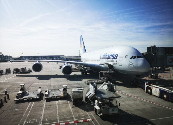 Lufthansa beleži istorijske gubitke! Očekuje se novo smanjenje troškova …
