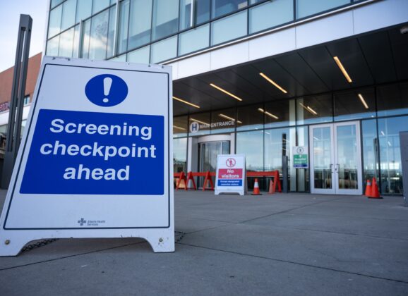IATA: Što pre na aerodromima uvesti brze i povoljne testove na Covid-19