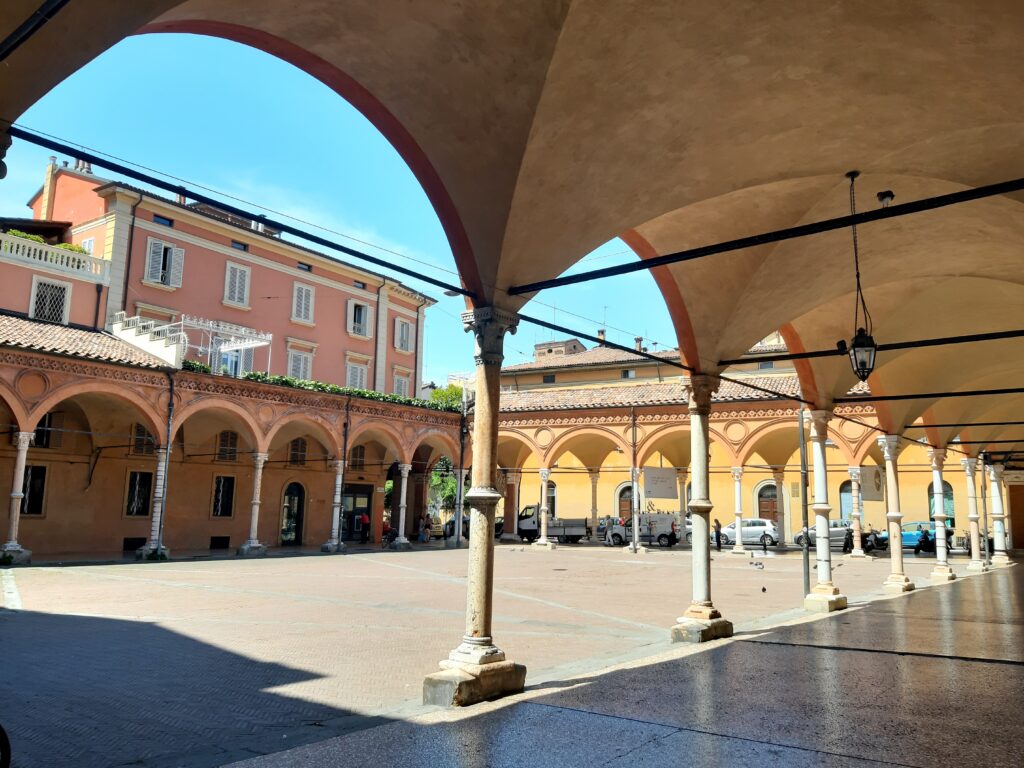 Bolonja - kvadriportik