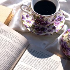 Odigrajte naš aprilski kviz i osvojite Laguna knjige!